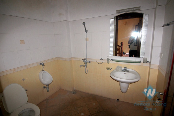 Cheap house for rent in the heart of Tay Ho over 400 sqm usage area